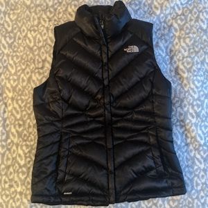 North face puffy down vest